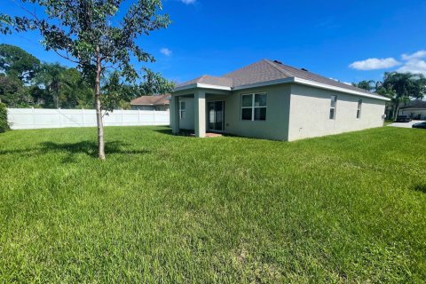House in Port St. Lucie, Florida 4 bedrooms, 178 sq.m. № 2245701 - photo 10