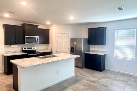 House in Port St. Lucie, Florida 4 bedrooms, 178 sq.m. № 2245701 - photo 13