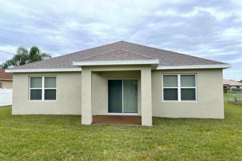 House in Port St. Lucie, Florida 4 bedrooms, 178 sq.m. № 2245701 - photo 14