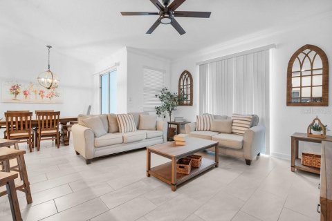 Adosado en venta en Davenport, Florida, 4 dormitorios, 177.81 m2 № 1625679 - foto 3