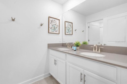 Adosado en venta en Davenport, Florida, 4 dormitorios, 177.81 m2 № 1625679 - foto 11