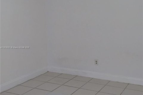 Apartment in North Miami Beach, Florida 1 bedroom, 51.1 sq.m. № 1896066 - photo 12