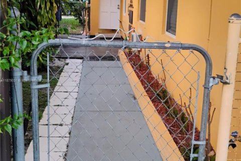 Apartment in North Miami Beach, Florida 1 bedroom, 51.1 sq.m. № 1896066 - photo 10