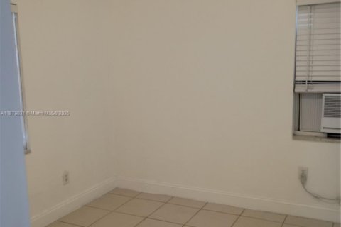 Apartment in North Miami Beach, Florida 1 bedroom, 51.1 sq.m. № 1896066 - photo 5