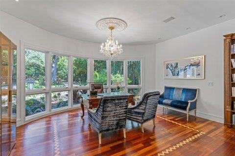 House in Coral Gables, Florida 6 bedrooms, 764.21 sq.m. № 2076483 - photo 30