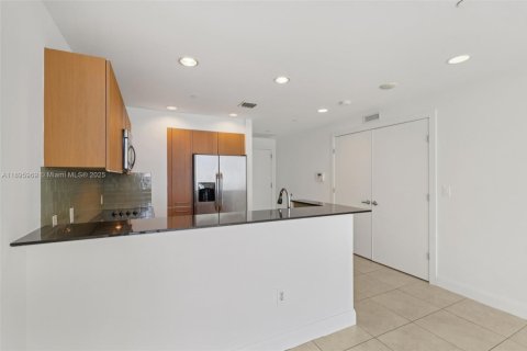 Condo in Miami, Florida, 2 bedrooms  № 1953467 - photo 9