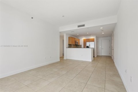 Condo in Miami, Florida, 2 bedrooms  № 1953467 - photo 11
