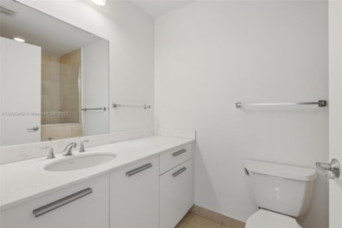 Condo in Miami, Florida, 2 bedrooms  № 1953467 - photo 27