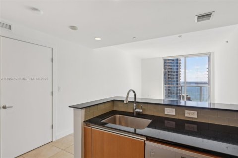 Condo in Miami, Florida, 2 bedrooms  № 1953467 - photo 6