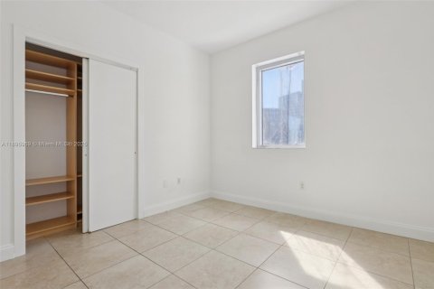 Condo in Miami, Florida, 2 bedrooms  № 1953467 - photo 24