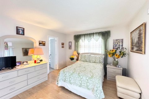 Купить кондоминиум в Уэст-Палм-Бич, Флорида 4 комнаты, 63.55м2, № 2247981 - фото 12