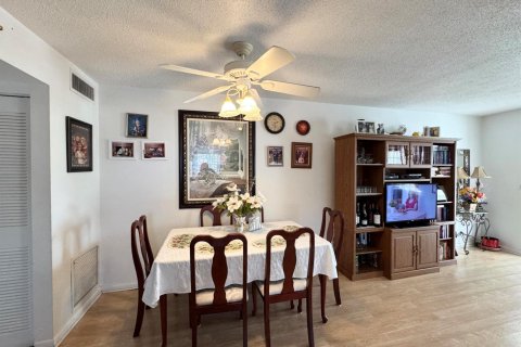 Купить кондоминиум в Уэст-Палм-Бич, Флорида 4 комнаты, 63.55м2, № 2247981 - фото 9