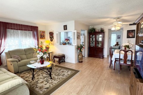 Condominio en West Palm Beach, Florida, 1 dormitorio  № 2247981