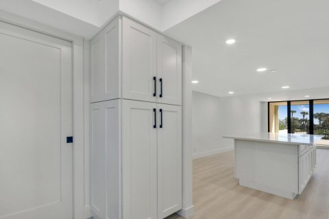 Condo in Jupiter, Florida, 2 bedrooms № 2426143 - photo 27