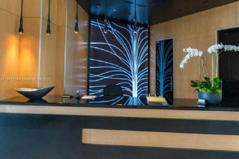 Condo in Miami, Florida, 1 bedroom  № 1762753 - photo 5