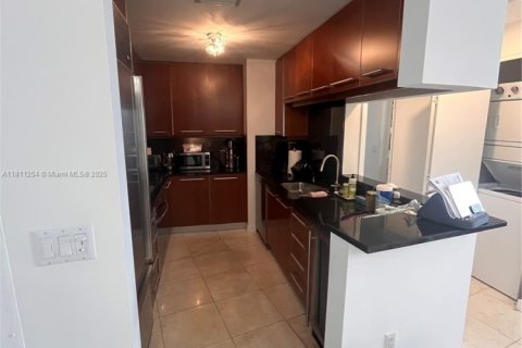 Condo in Miami, Florida, 1 bedroom  № 1762753 - photo 29