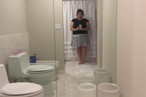 Condo in Miami, Florida, 1 bedroom  № 1762753 - photo 19