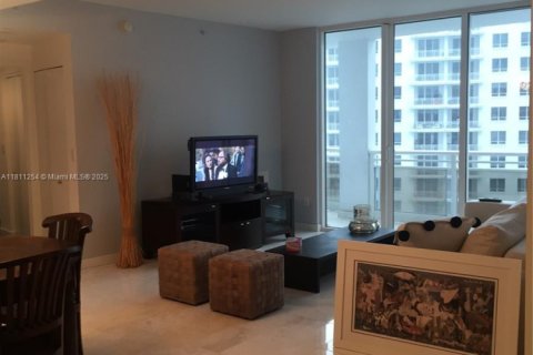 Condo in Miami, Florida, 1 bedroom  № 1762753 - photo 15