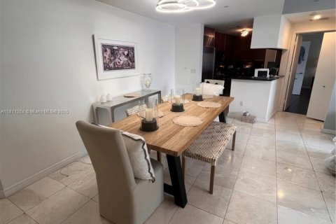 Condo in Miami, Florida, 1 bedroom  № 1762753 - photo 26