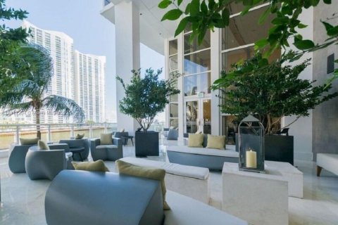 Condo in Miami, Florida, 1 bedroom  № 1762753 - photo 7