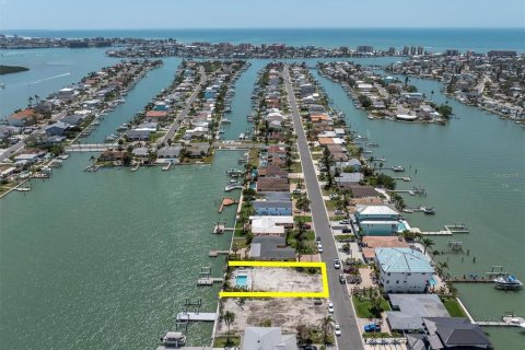 Villa ou maison à vendre à Madeira Beach, Floride: 4 chambres, 418.15 m2 № 1576369 - photo 5