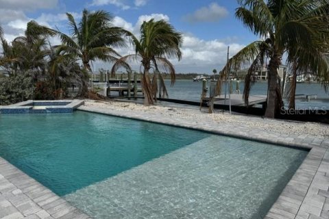 Villa ou maison à vendre à Madeira Beach, Floride: 4 chambres, 418.15 m2 № 1576369 - photo 29