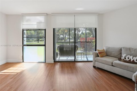 Купить кондоминиум в Авентура, Флорида 2 спальни, 100.61м2, № 2055366 - фото 4