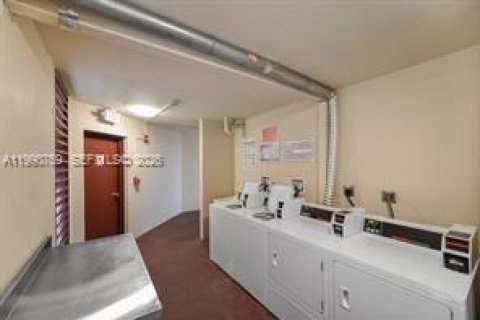 Купить кондоминиум в Авентура, Флорида 2 спальни, 100.61м2, № 2055366 - фото 21