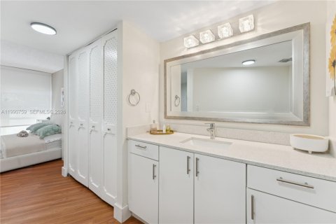 Купить кондоминиум в Авентура, Флорида 2 спальни, 100.61м2, № 2055366 - фото 15