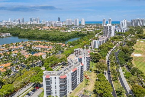 Купить кондоминиум в Авентура, Флорида 2 спальни, 100.61м2, № 2055366 - фото 30