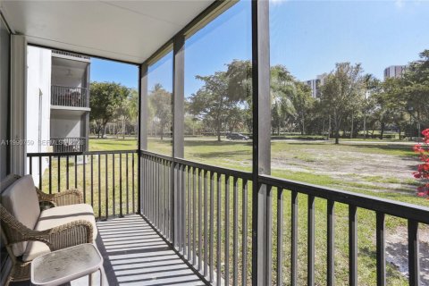 Купить кондоминиум в Авентура, Флорида 2 спальни, 100.61м2, № 2055366 - фото 18