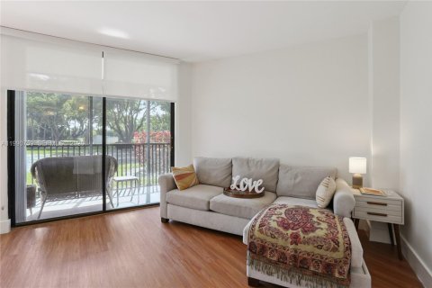 Кондоминиум с 2 спальнями в Авентура, Флорида № 2055366