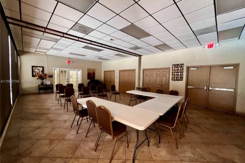 Купить кондоминиум в Авентура, Флорида 2 спальни, 100.61м2, № 2055366 - фото 27