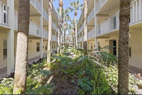 Copropriété à louer à Sarasota, Floride: 2 chambres, 87.42 m2 № 2093569 - photo 20