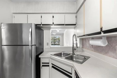 Copropriété à louer à Sarasota, Floride: 2 chambres, 87.42 m2 № 2093569 - photo 6