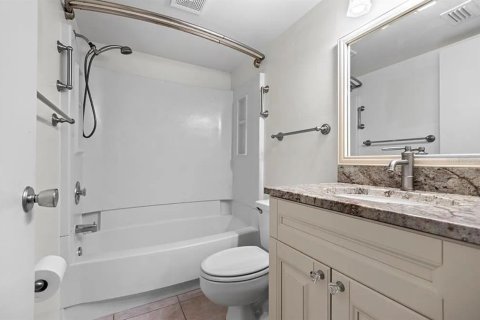 Copropriété à louer à Sarasota, Floride: 2 chambres, 87.42 m2 № 2093569 - photo 9