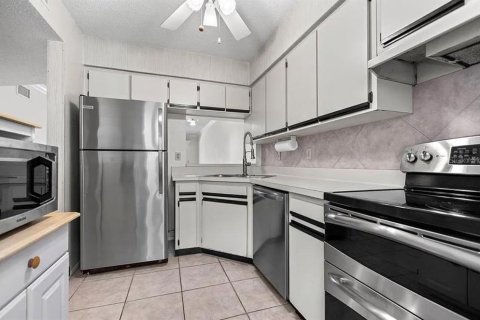 Copropriété à louer à Sarasota, Floride: 2 chambres, 87.42 m2 № 2093569 - photo 5