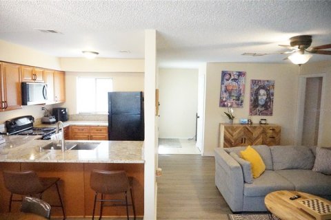 Commercial property in Altamonte Springs, Florida 8 bedrooms, 224.64 sq.m. № 2149985 - photo 2