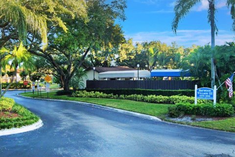 Townhouse in Coconut Creek, Florida 3 bedrooms, 129.13 sq.m. № 1989230 - photo 9