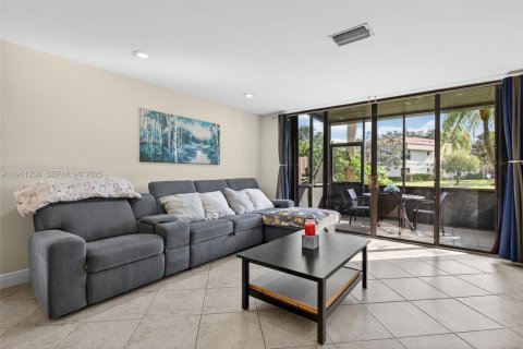 Townhouse in Coconut Creek, Florida 3 bedrooms, 129.13 sq.m. № 1989230 - photo 24