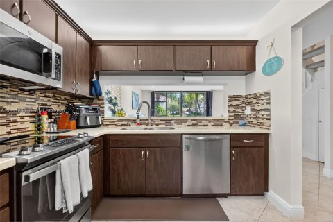 Townhouse in Coconut Creek, Florida 3 bedrooms, 129.13 sq.m. № 1989230 - photo 19