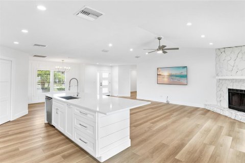 House in Bradenton, Florida 3 bedrooms, 164.53 sq.m. № 2225603 - photo 14