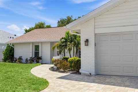 House in Bradenton, Florida 3 bedrooms, 164.53 sq.m. № 2225603 - photo 9