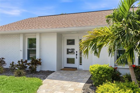 House in Bradenton, Florida 3 bedrooms, 164.53 sq.m. № 2225603 - photo 10