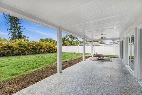 House in Bradenton, Florida 3 bedrooms, 164.53 sq.m. № 2225603 - photo 28