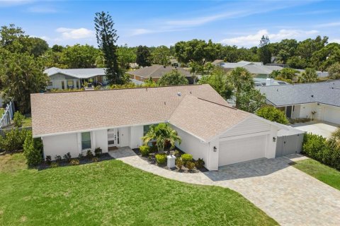 House in Bradenton, Florida 3 bedrooms, 164.53 sq.m. № 2225603 - photo 8