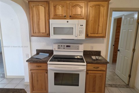 Villa ou maison à louer à St. Lucie, Floride: 3 chambres, 194.35 m2 № 1872682 - photo 15