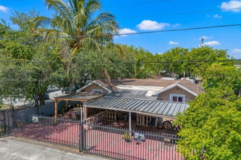Casa en venta en Miami, Florida, 2 dormitorios, 73.58 m2 № 2171048 - foto 2