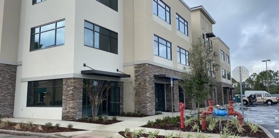 Commercial property in Orlando, Florida 72.74 sq.m. № 2118262