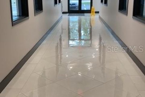 Commercial property in Orlando, Florida 72.74 sq.m. № 2118262 - photo 2